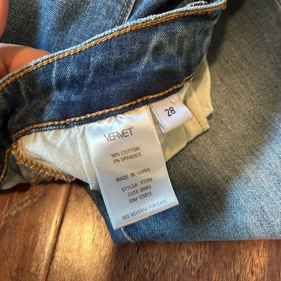 NWOT Vervet Jegging with distressing - size 28 (US size 7) - Picture 2 of 8